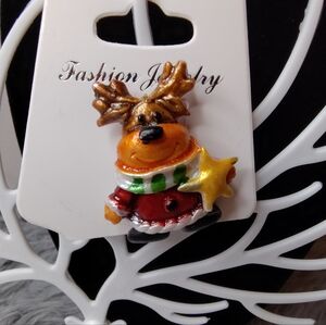 🎄 Christmas Moose With Gold Star Brooch Lapel Pin